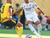 kaiyun.com -德国杯赛程吃紧，皇家马德里窗口期门线救险，话题不断，临场指挥获称赞(巴塞罗那vs皇家马德里4比0)