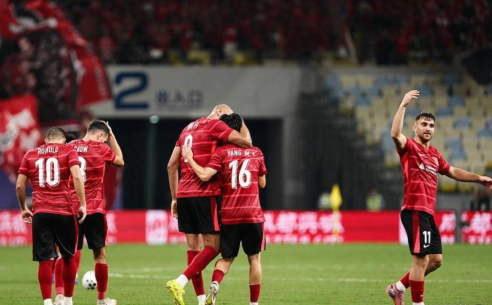 赛地聚焦:亚冠关键战热度飙升,不来梅主帅复盘,气氛紧张,心理建设被强调的简单介绍 赛地聚焦:亚冠关键战热度飙升,不来梅主帅复盘,气氛紧张,心理建设被强调的简单介绍