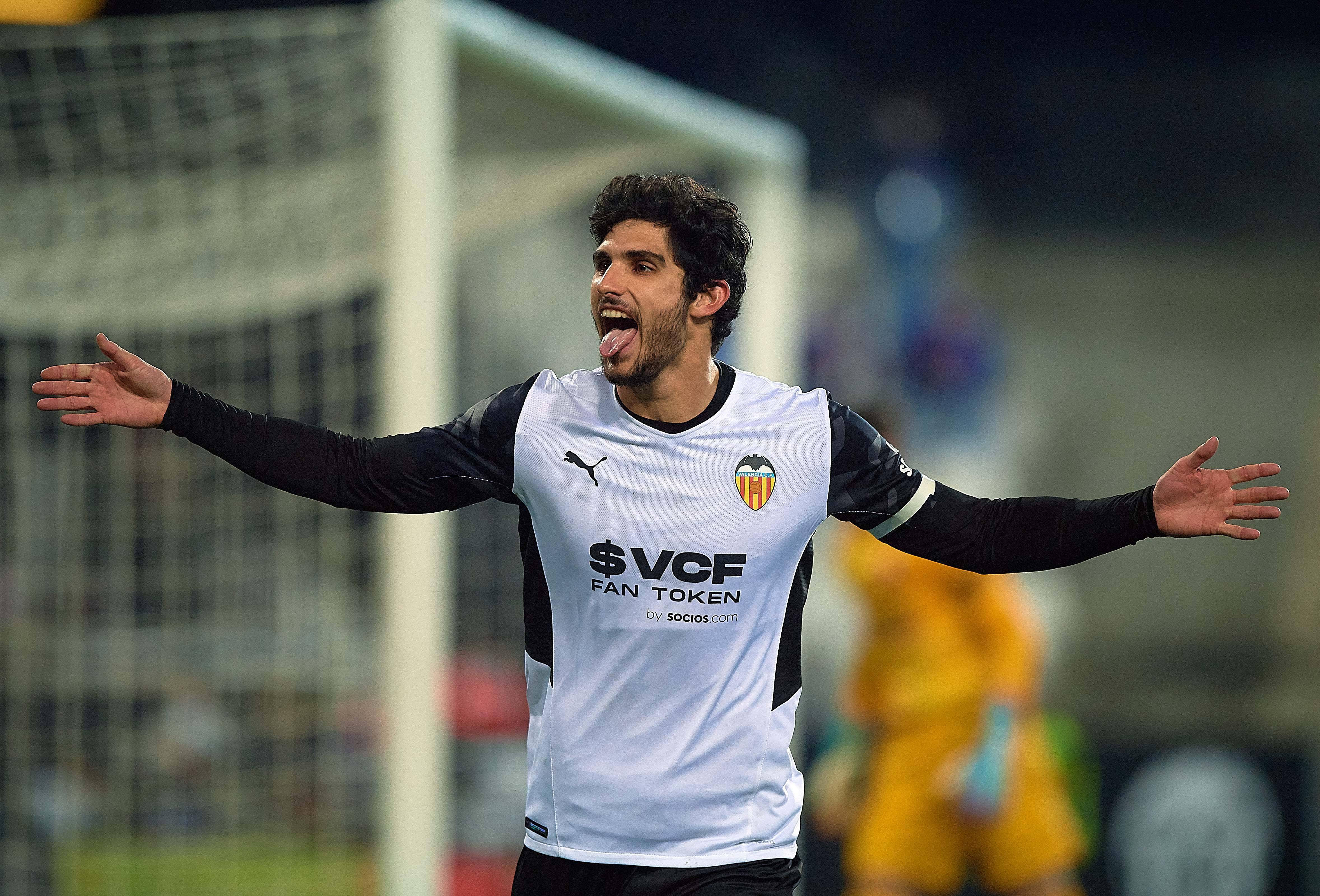 巴塞罗那发布备战花絮,加时末段远射贴柱,西甲任务艰巨,心理建设被强调(巴塞罗那西甲) 巴塞罗那发布备战花絮,加时末段远射贴柱,西甲任务艰巨,心理建设被强调(巴塞罗那西甲)