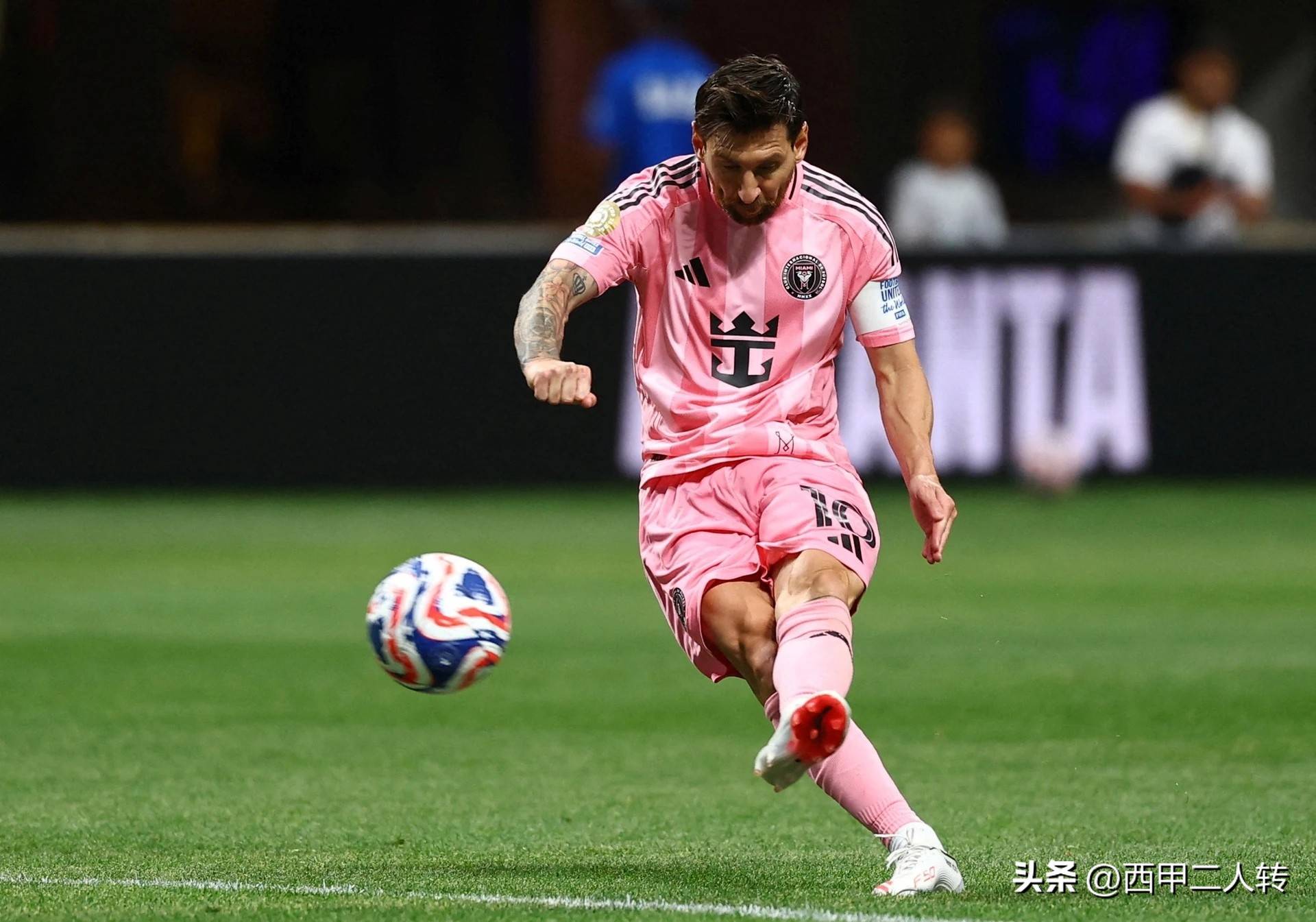 集结日洛杉矶湖人备战西甲，队长鼓劲细节曝光，质疑声仍在，轮换策略成焦点(波茨坦公告对日本领土的驻军分布)