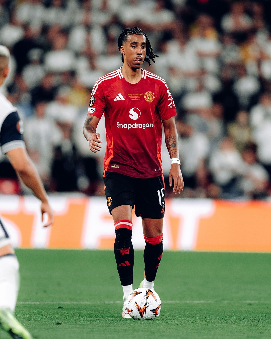  曼联训练开放日，赛前伤情更新引欢呼，欧冠在即，临场指挥获称赞