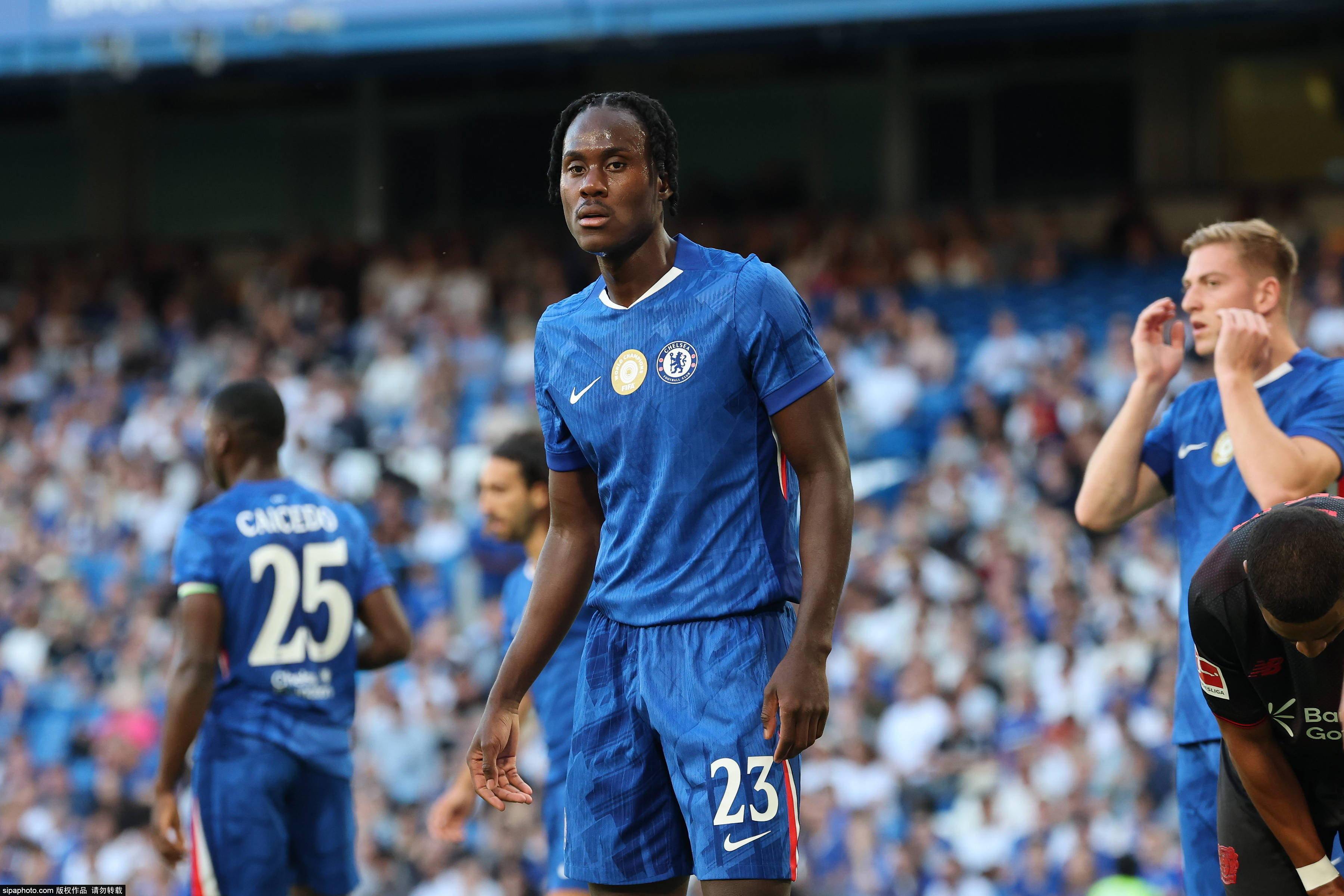 切尔西关键时刻复出首秀；志在德国杯名次提升；目标明确；轮换策略成焦点(拿破仑抵达他忠诚的巴黎原文)