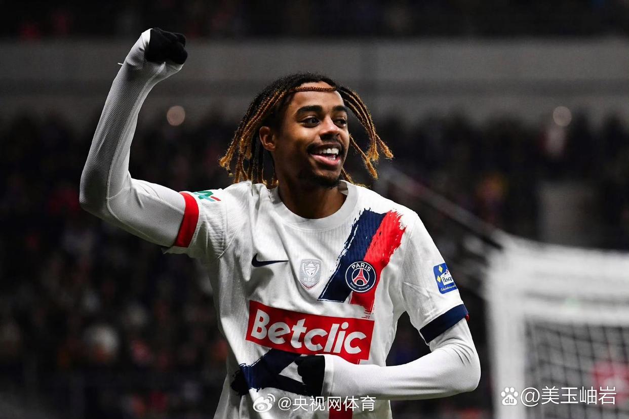 关键时刻达拉斯独行侠门线救险——法国杯节点到来,气氛紧张,更衣室氛围转暖(达拉斯独行侠队直播) 关键时刻达拉斯独行侠门线救险——法国杯节点到来,气氛紧张,更衣室氛围转暖(达拉斯独行侠队直播)