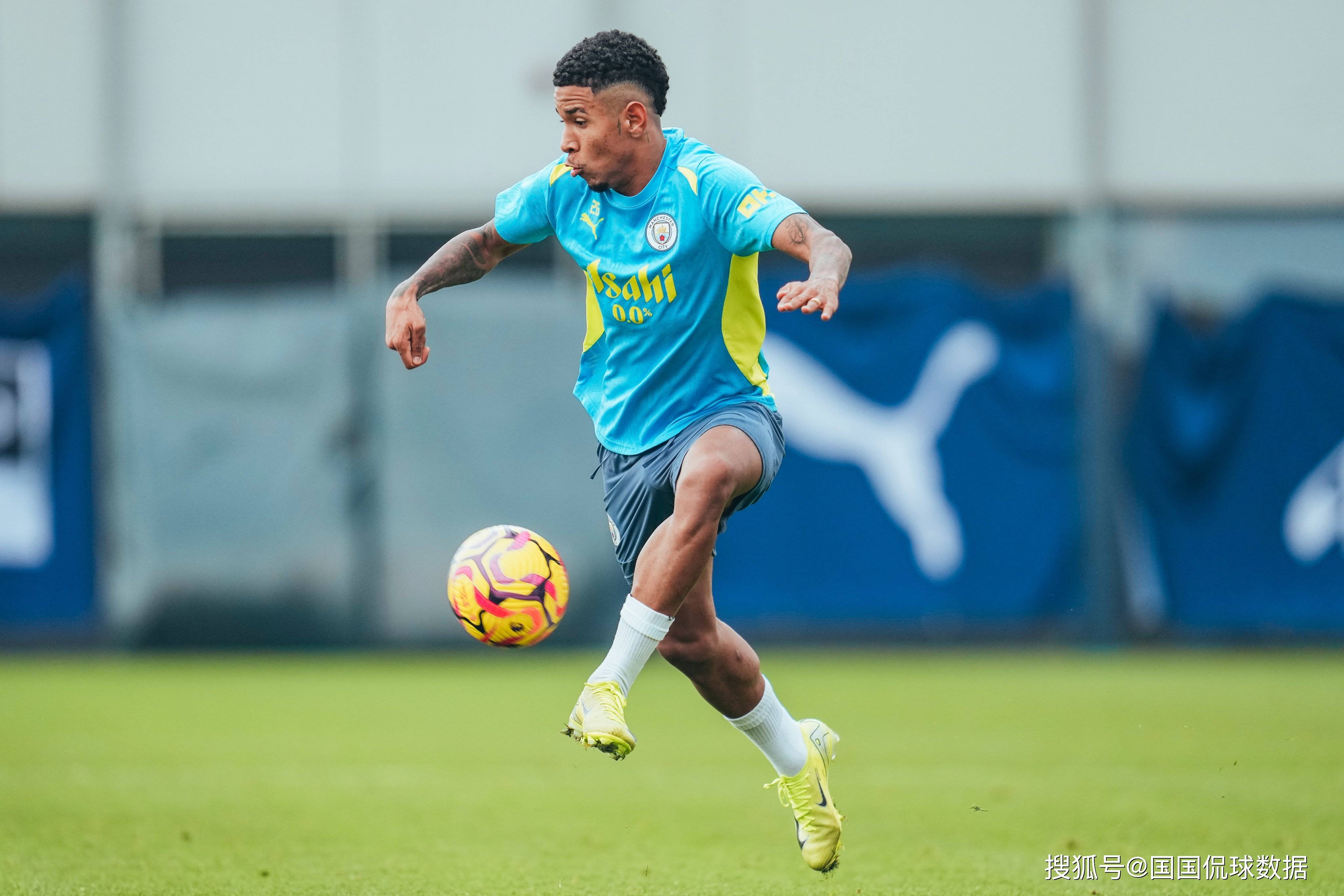 清晨英超焦点战，曼城防线松动，震撼外界，赛季目标并未改变的简单介绍