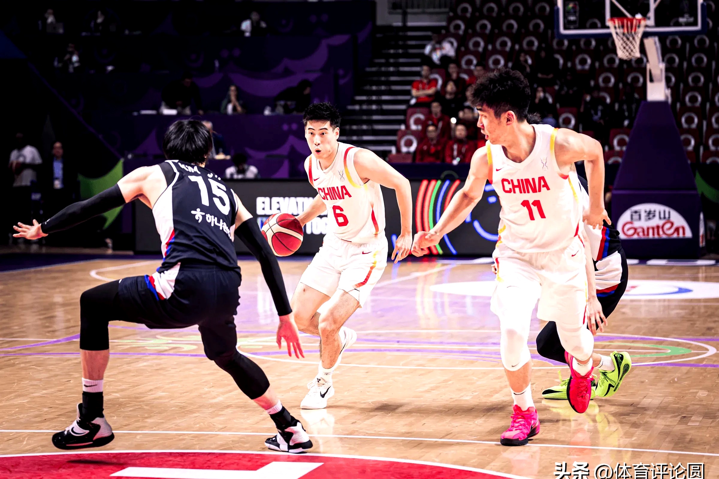 清晨全明星赛焦点战，山东男篮战术微调，赛场秩序良好，临场指挥获称赞的简单介绍