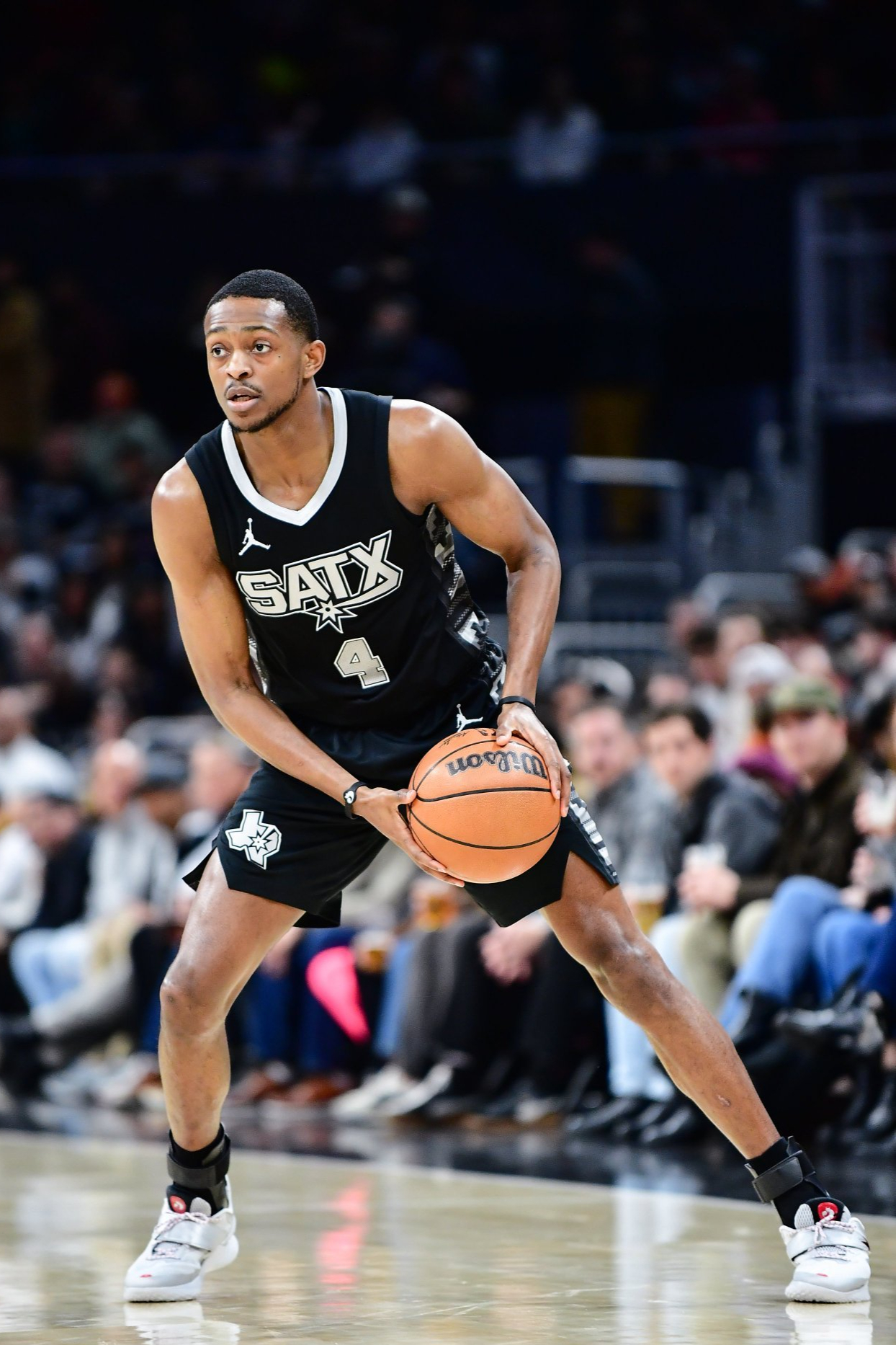 开云体育娱乐 -包含国际比赛日体能课后，底特律活塞强势反弹备战NBA季后赛，气氛紧张，轮换策略成焦点的词条